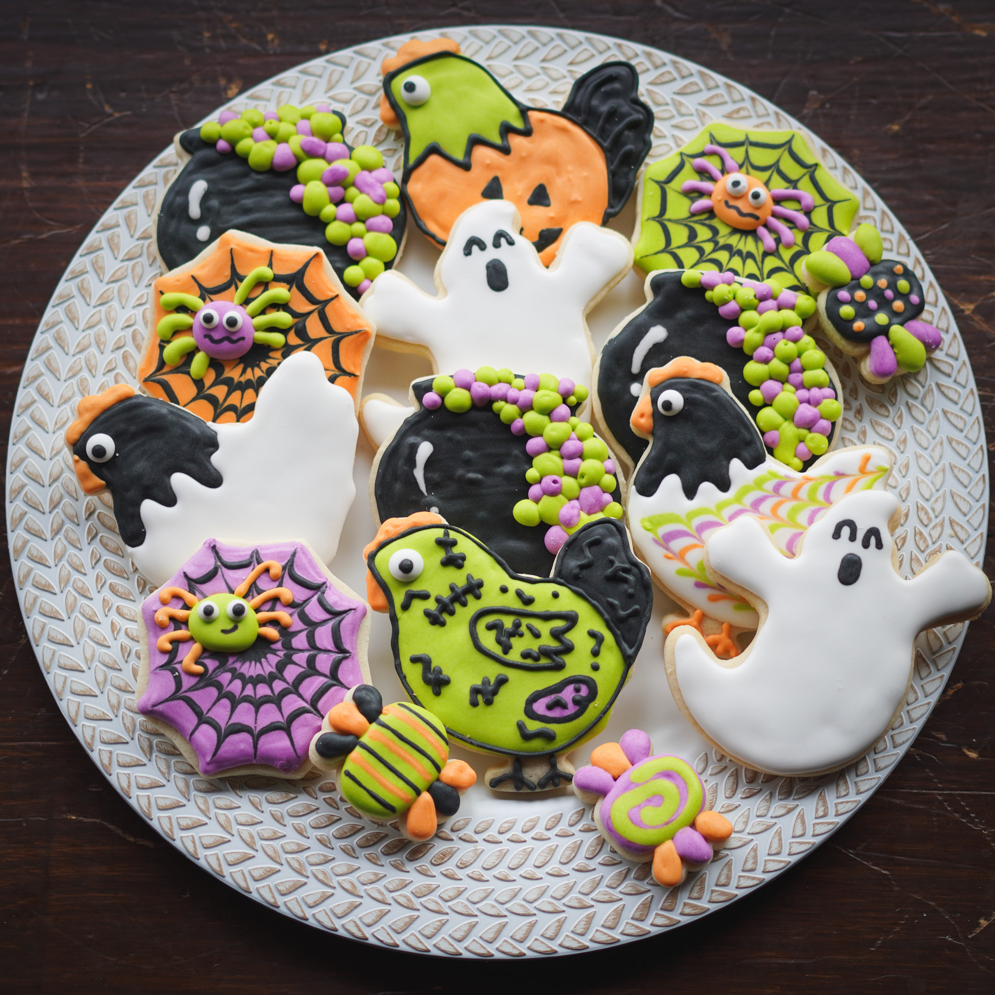 Halloween sugar cookies: haunted chicken design