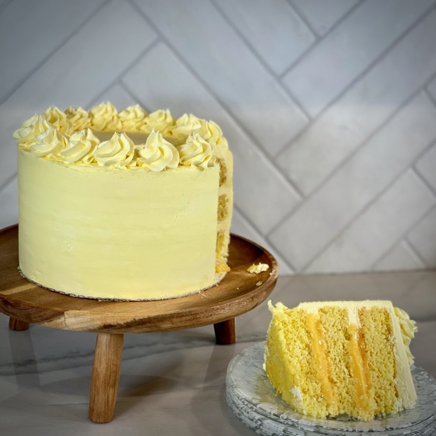 Lemon cake with lemon curd and buttercream